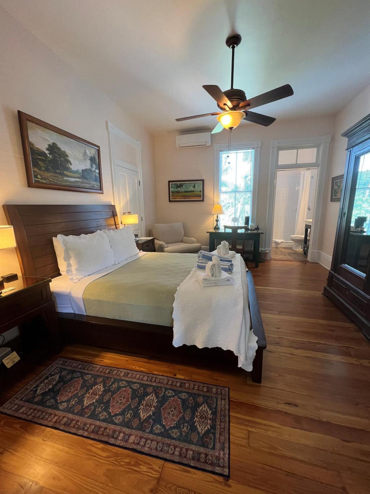 The Conch House Heritage Inn Key West Exterior photo